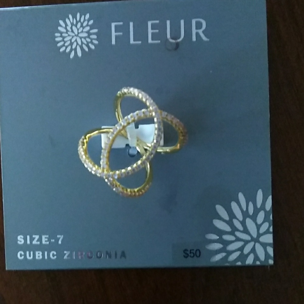 Ring - Picture 3 of 4